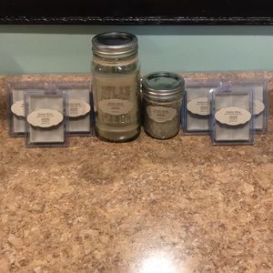 One (1) 8oz Coffee Scented Candle